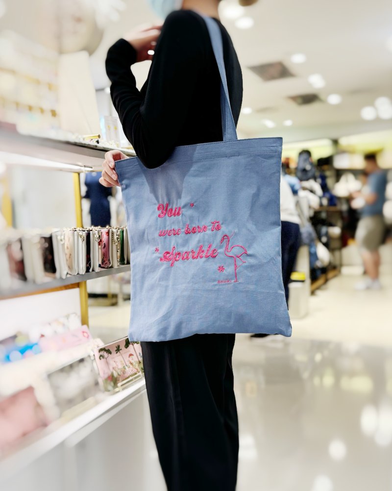 SHUKI 火烈鸟图案绣花布袋 - 手提包/手提袋 - 棉．麻 蓝色