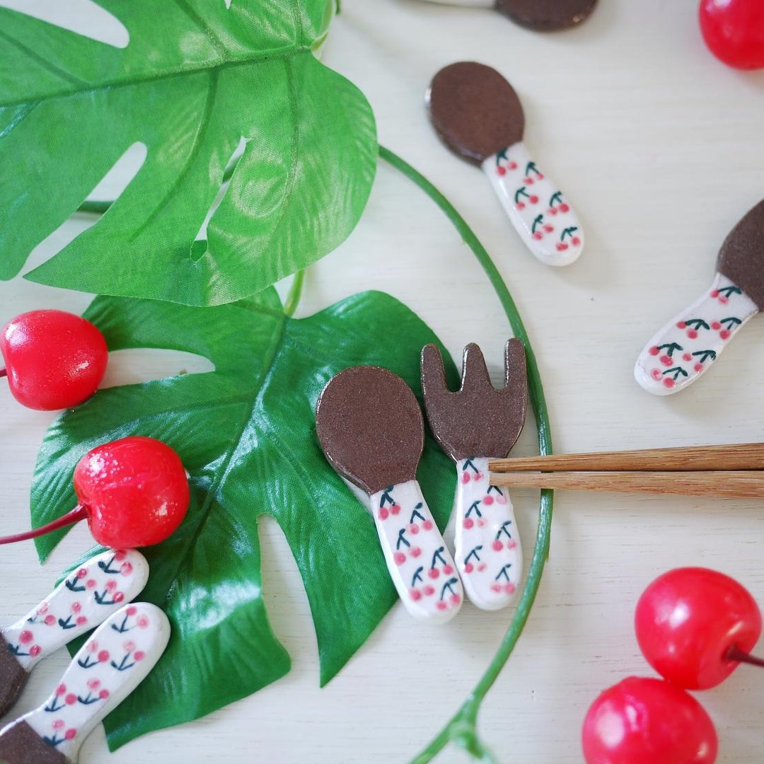 Cutleryrest of spoon and fork【cherry】 - 筷子/筷架 - 陶 粉红色