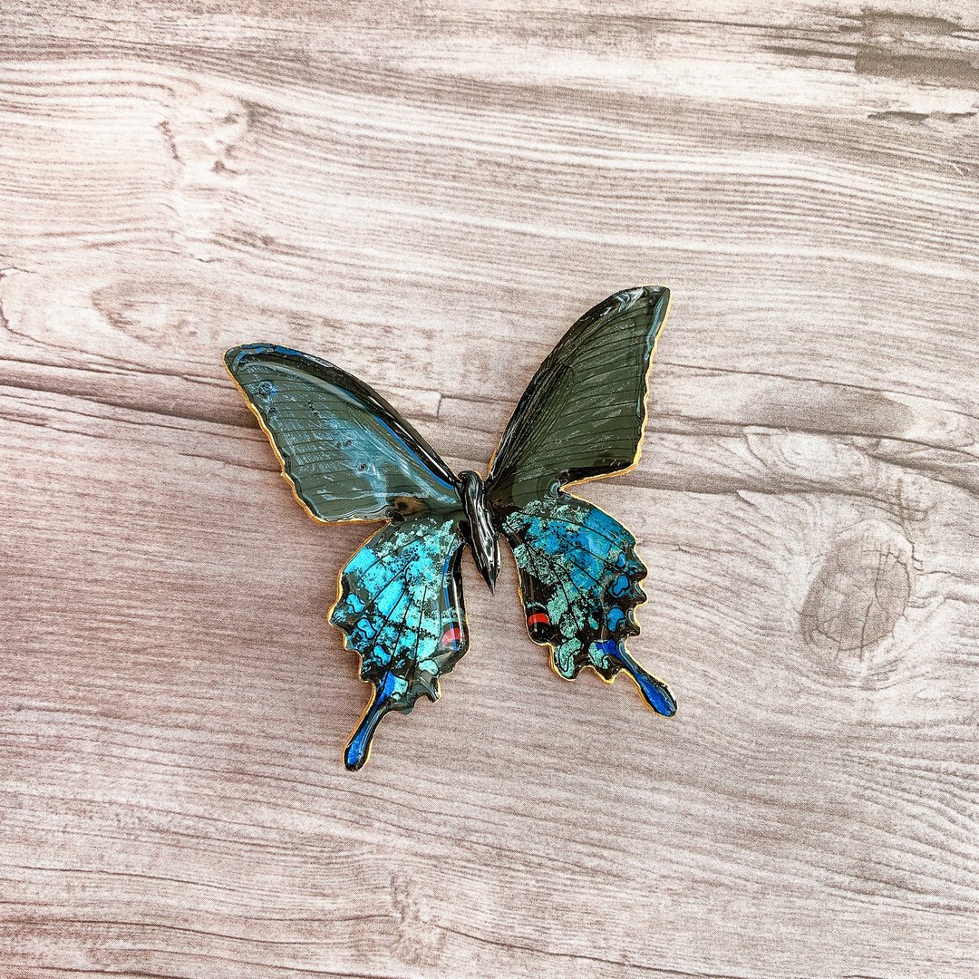 Large hair ornament of Alpine black swallowtail - 发饰 - 塑料 黑色