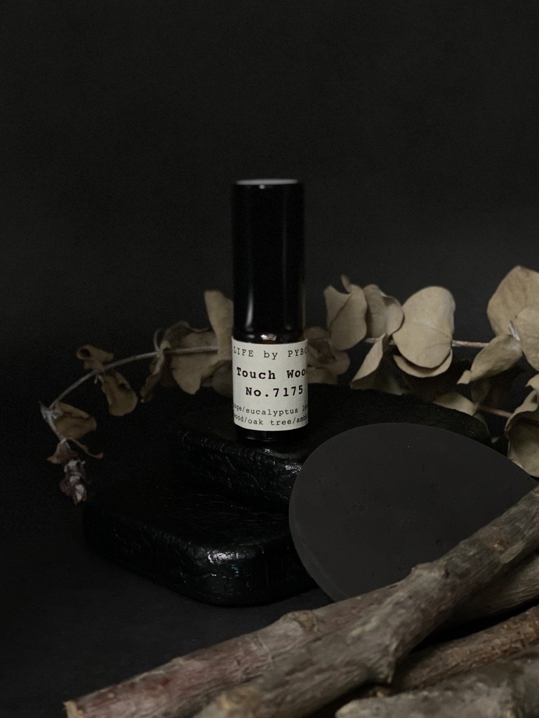 衣物香氛消毒喷雾 - TOUCH WOOD NO.7175 (PYBC.LIFE) - 香薰/精油/线香 - 精油 咖啡色