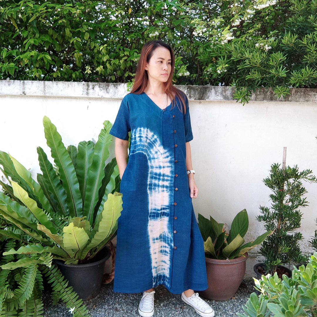 Maxi Tie Dye Dress V-neck Short Sleeves Wood Button - 洋装/连衣裙 - 棉 蓝色