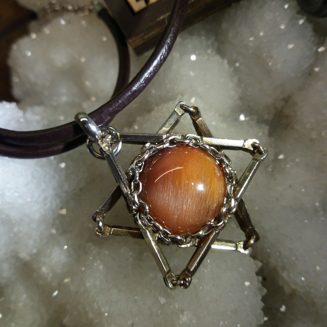 【Unique Design】红发晶水晶球 六角星项链/ 纯银/皮绳颈链 - 项链 - 水晶 红色