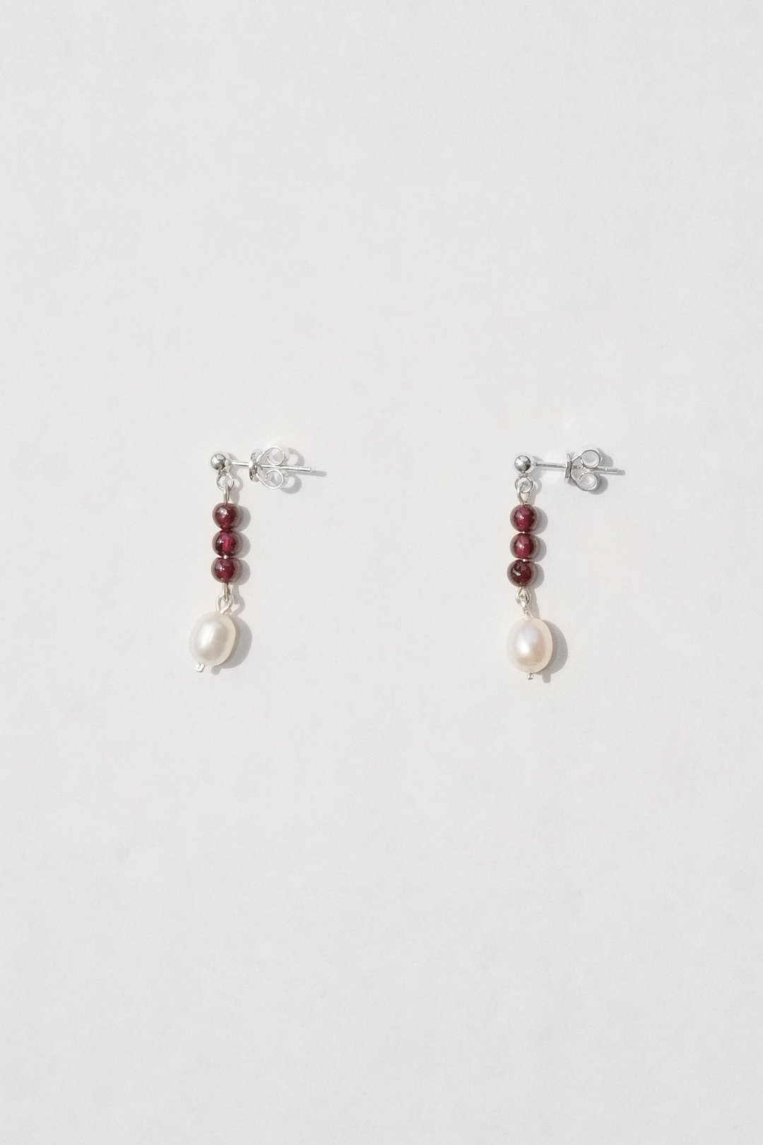 Catherine Earring - 耳环/耳夹 - 宝石 白色