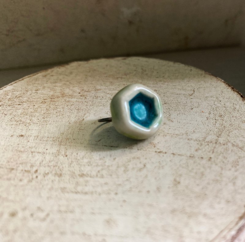 无痕耳环 免耳洞 日本白瓷 自然釉色 无限色调 1350高温烧制 - 耳环/耳夹 - 瓷 