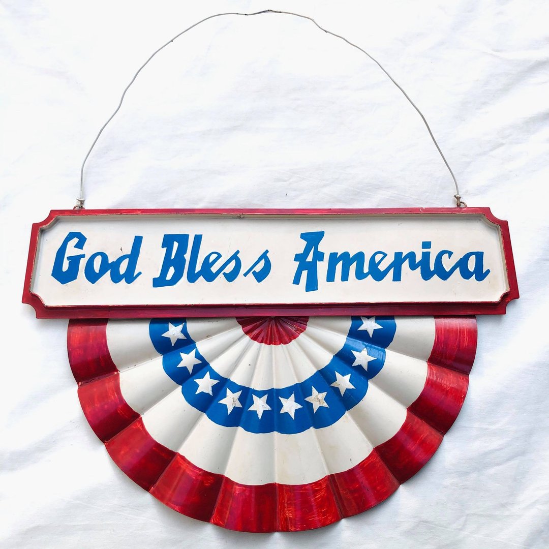 美国老物  漆手绘God Bless America美国旗配色铁制半圆形挂饰牌 - 摆饰 - 其他金属 红色