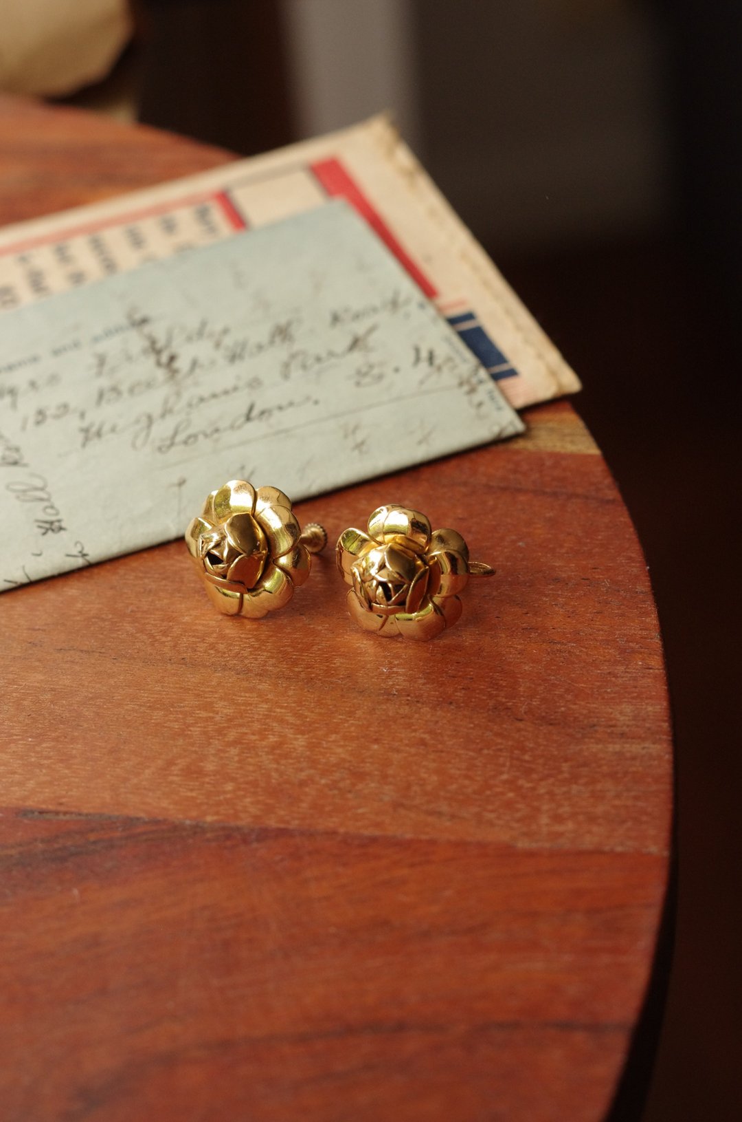 古董Coro  Vintage 立体金色小花夹式耳环 C11 - 耳环/耳夹 - 其他金属 金色
