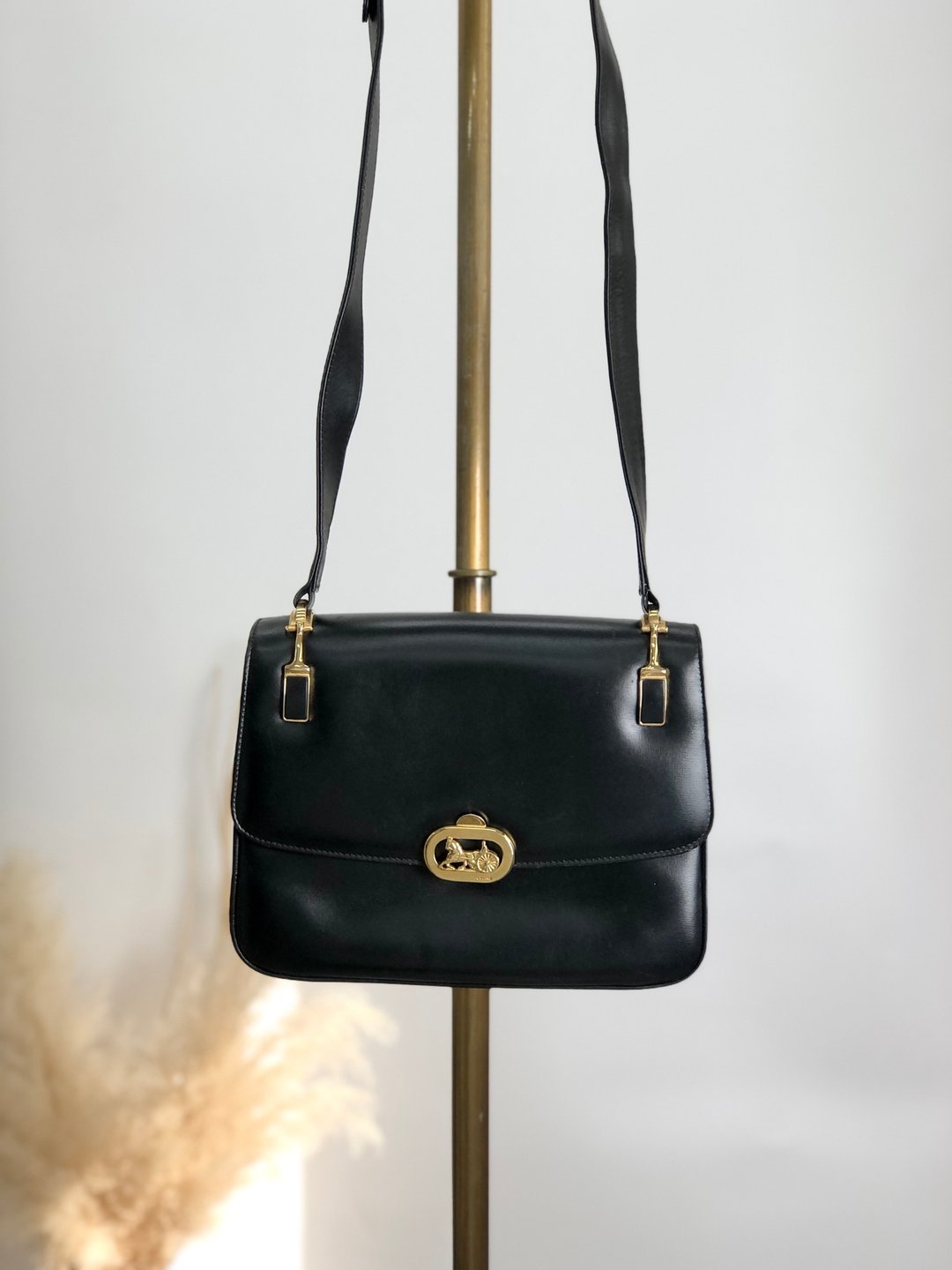 【VintageShop solo 日本直送中古包专卖店】CELINE 复古马车 LOGO 侧肩包 黑色 马车图腾 皮革 vintage - 侧背包/斜挎包 - 真皮 黑色