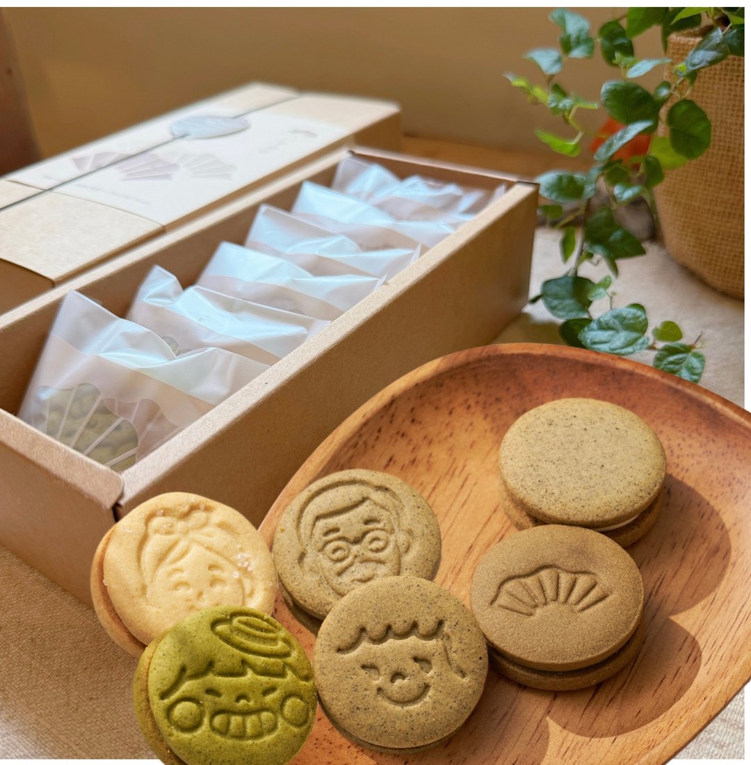 茶 Q 饼综合 6 入礼盒      六位茶香角色 一次相遇 - 手工饼干 - 其他材质 卡其色