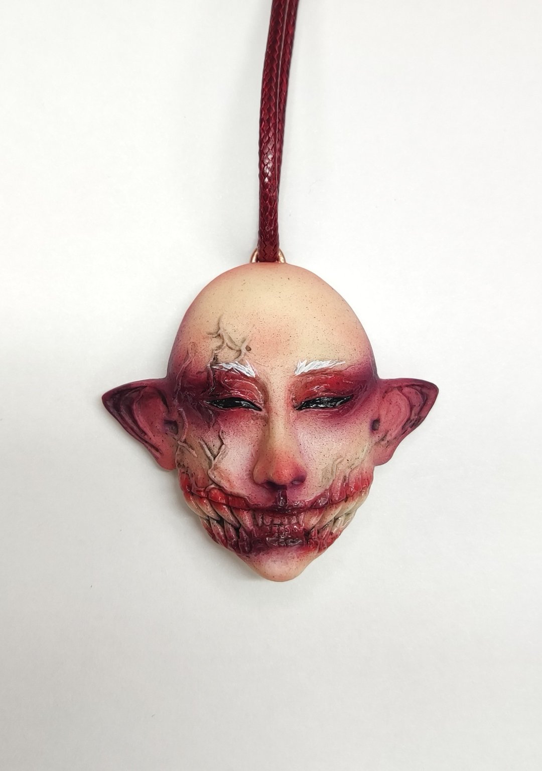 Pendant/brooch/badge demon arachna horns fangs Mileena Kuchisake-onna elf vampir - 项链 - 塑料 多色