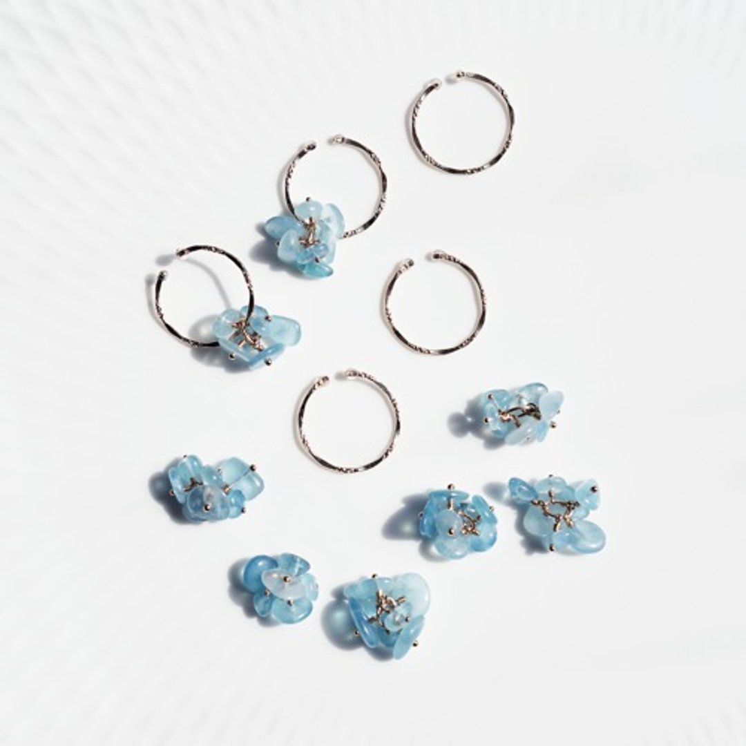 Ear cuff with 14KGF aquamarine 7 charm Louisa - 耳环/耳夹 - 宝石 蓝色