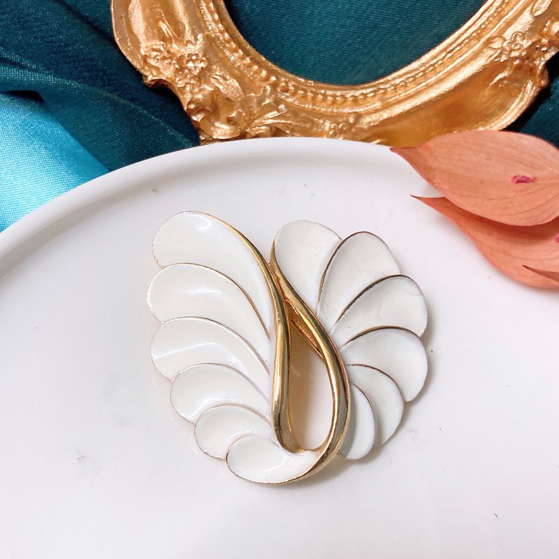 【西洋古董饰品】稀有 极优美天鹅感绽放 羽毛珐琅工艺 胸章胸针 - 胸针 - 贵金属 白色