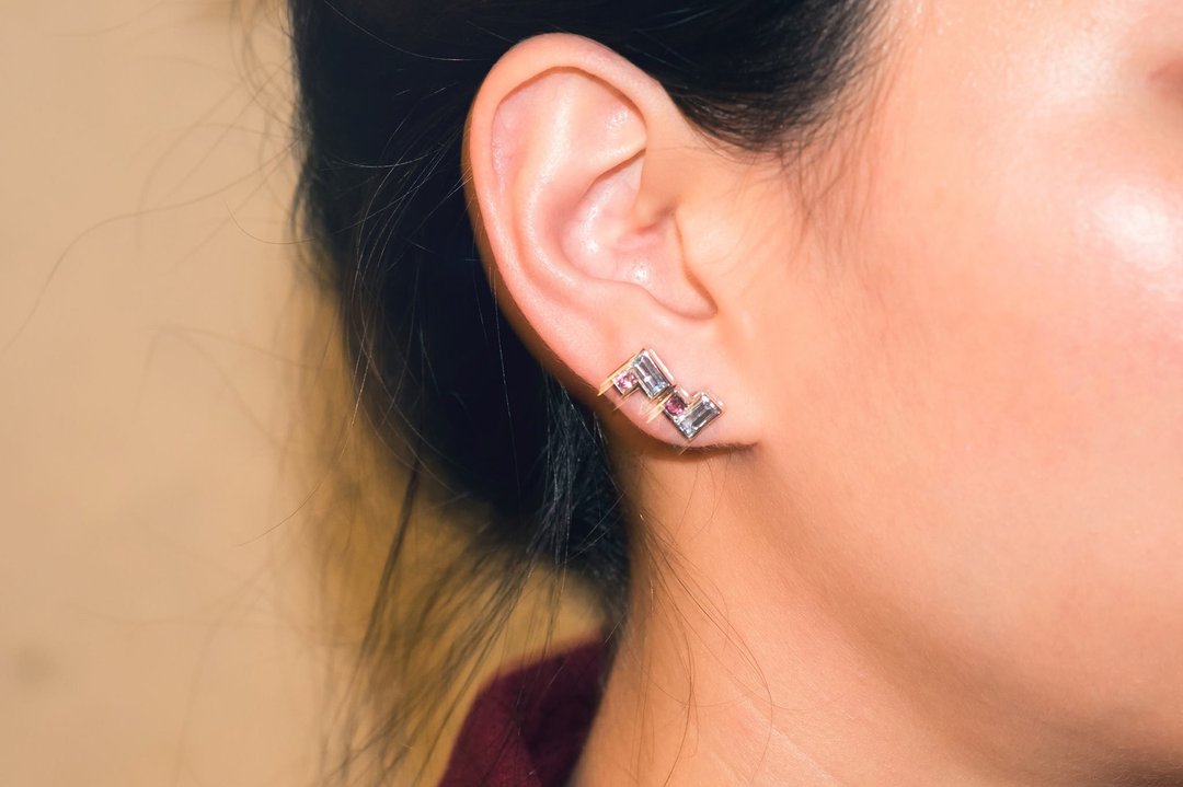 Urban Zigzag Heart Earring with Blue Topaz and Pink Tourmaline - 耳环/耳夹 - 半宝石 银色