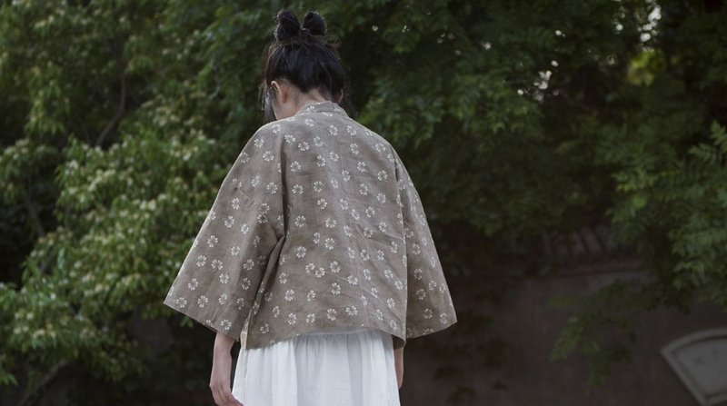 四叶草 和风羽织短上衣 开衫式外套 - 女装上衣 - 其他材质 咖啡色