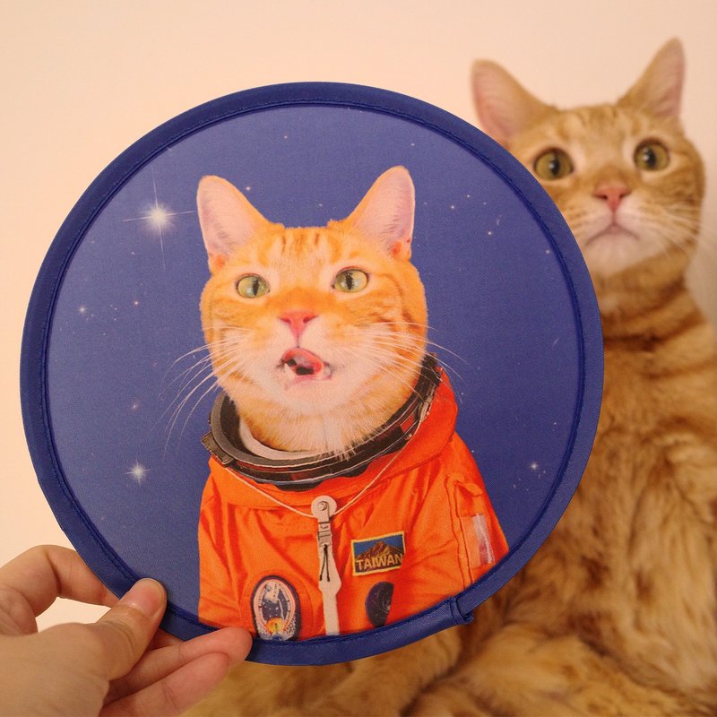 宇宙猫咪 - 品牌折叠扇 手扇 折叠扇 飞盘扇 - 海报/装饰画/版画 - 塑料 蓝色