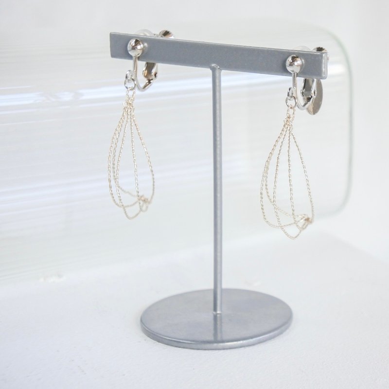 Asanagi (Small) - Silver wire accessory - 耳环/耳夹 - 其他金属 银色