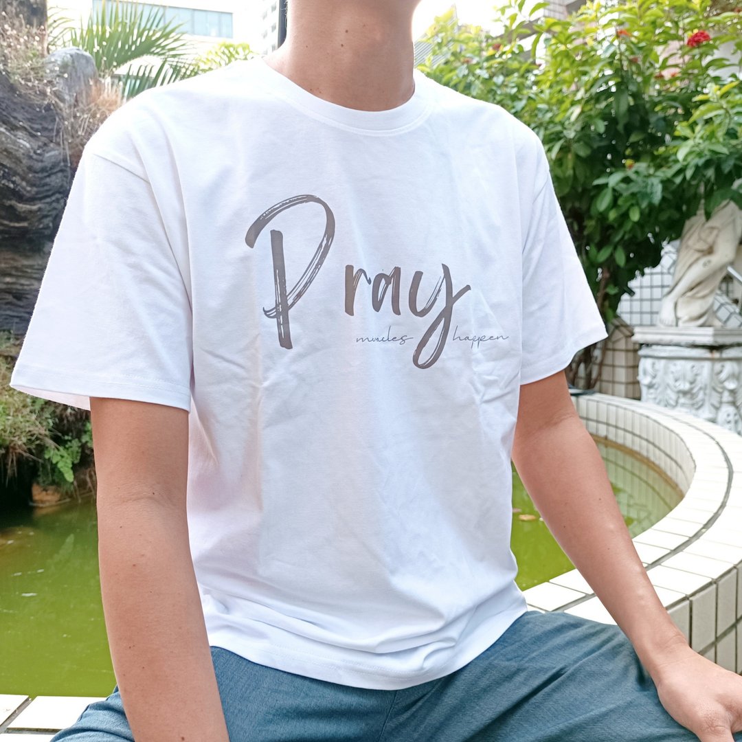 Pray祷告神迹发生男女黑白纯棉t-shirt上衣/基督教/福音/受洗礼物 - 男装上衣/T 恤 - 棉 
