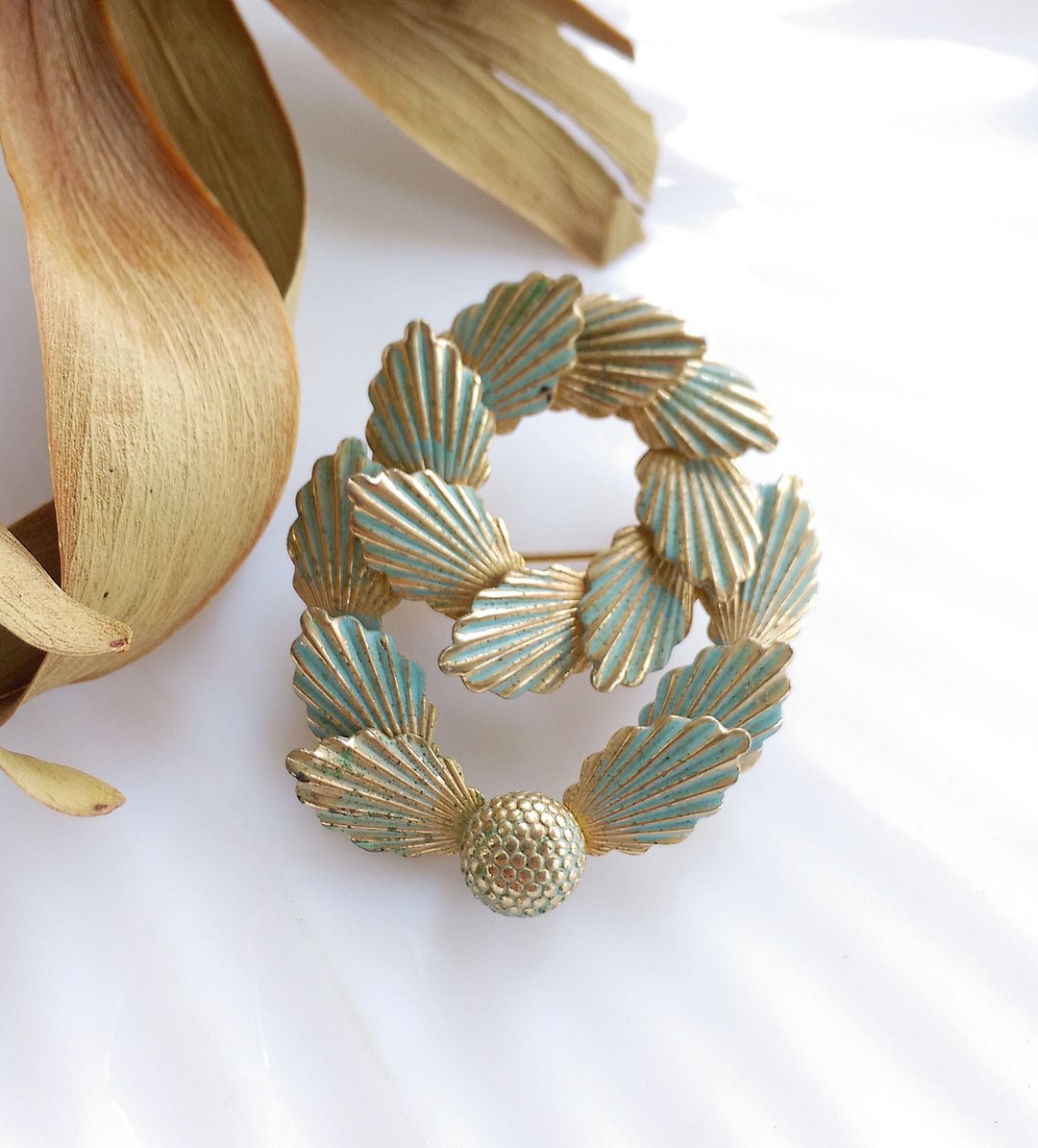 Vintage Jewelry  刷青色珐琅 冬青 别致  别针  胸针 - 徽章/别针 - 其他材质 金色