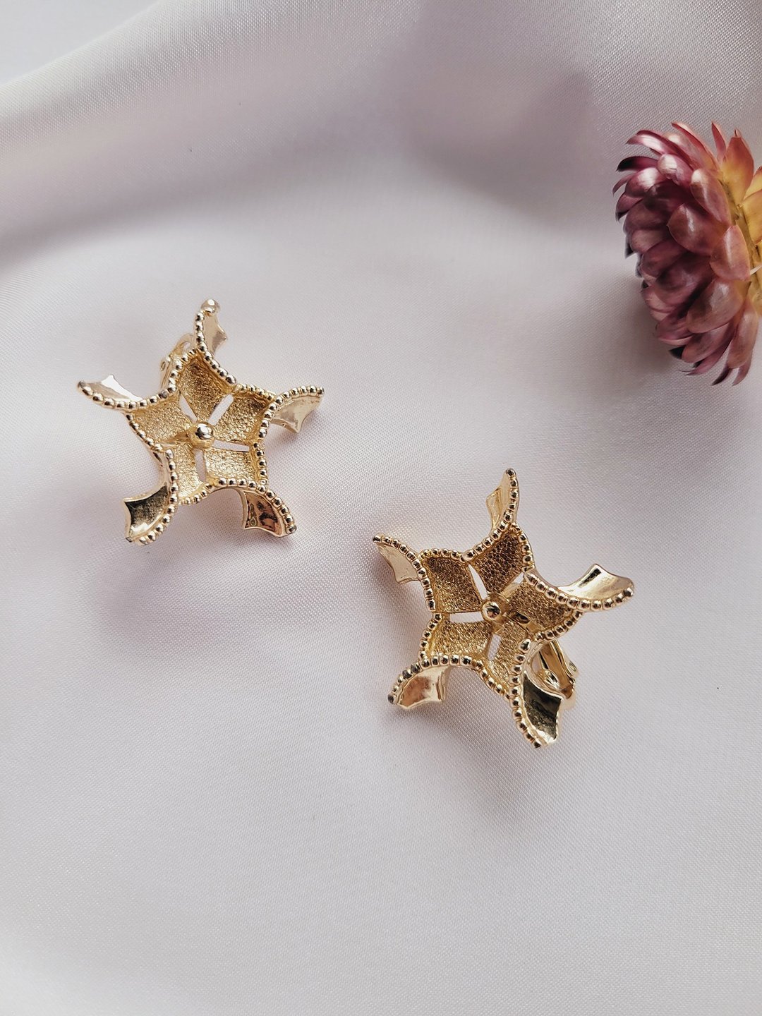 美国西洋古董饰品 / EMMONS  螺旋星花/海星 夹式耳环 老式珠宝Vintage - 耳环/耳夹 - 其他金属 