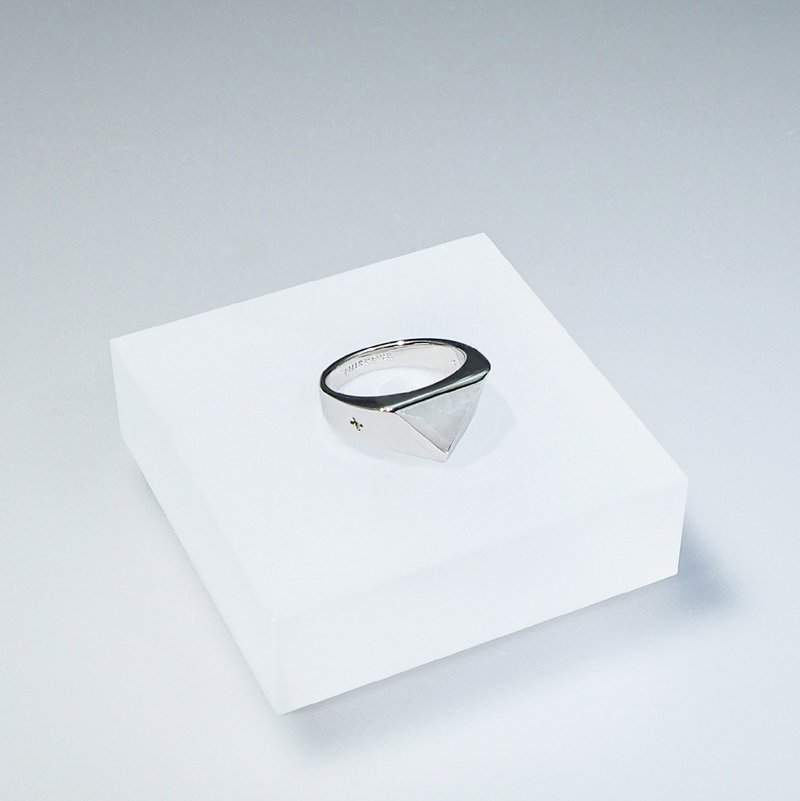 迷你三角形霜月白玉翡翠戒指 - 戒指 - 玉石 