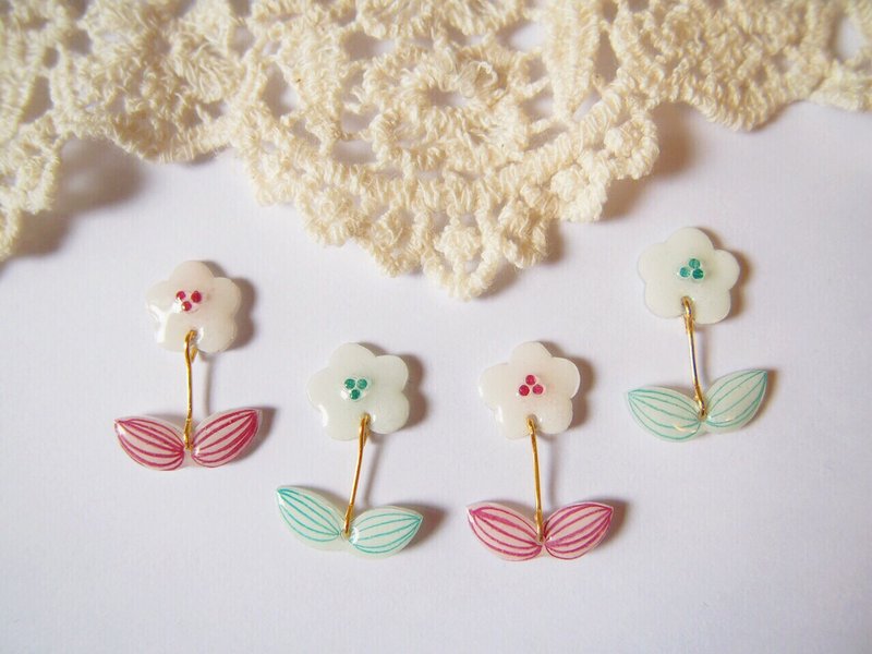 手绘系列 春田花花耳环 - 耳环/耳夹 - 塑料 多色