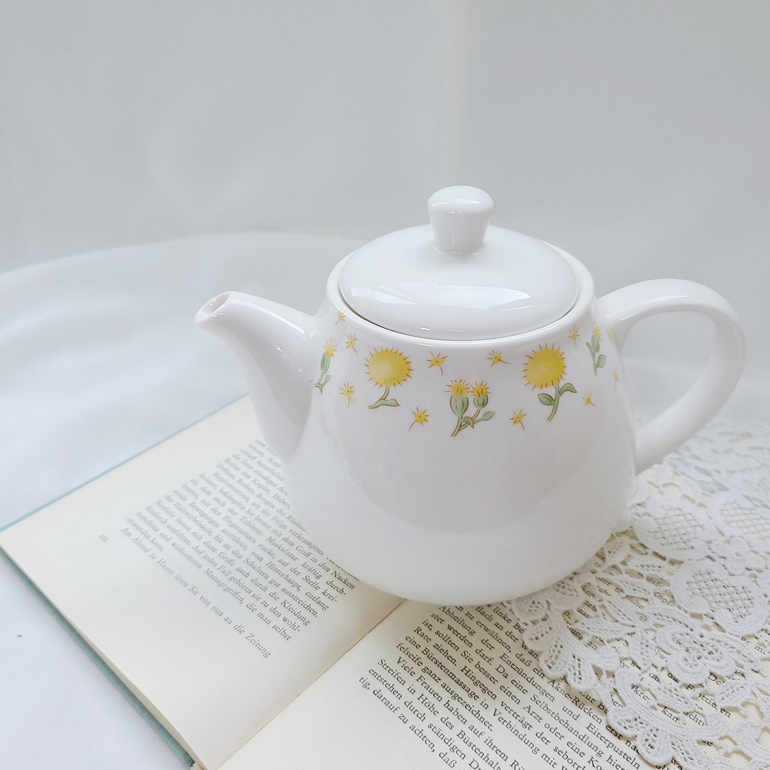 【好日恋物】韩国古董古件-蒲公英陶瓷茶壶 - 茶具/茶杯 - 陶 白色
