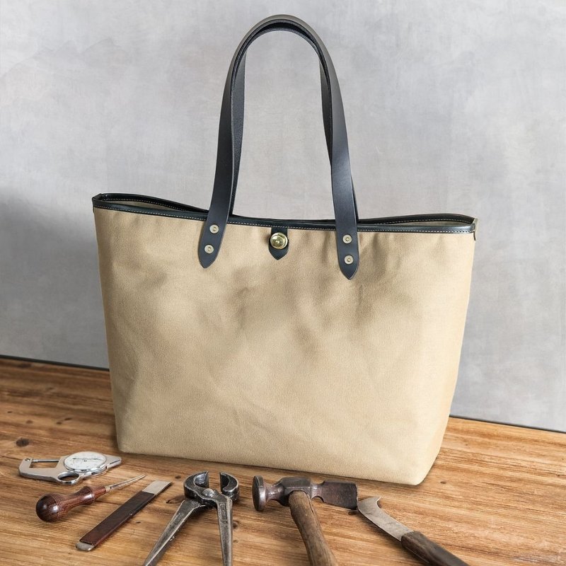 日本制【Takumics】石蜡帆布包 托特包 手提包 肩背包 黑色植鞣革 - 侧背包/斜挎包 - 棉．麻 卡其色