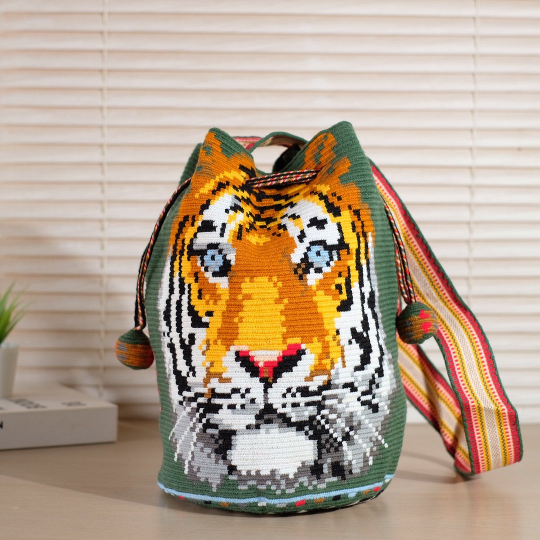 正品 Wayuu 包从哥伦比亚进口采用单线技术的优质作品。尺寸 L。 - 其他 - 植物．花 橘色