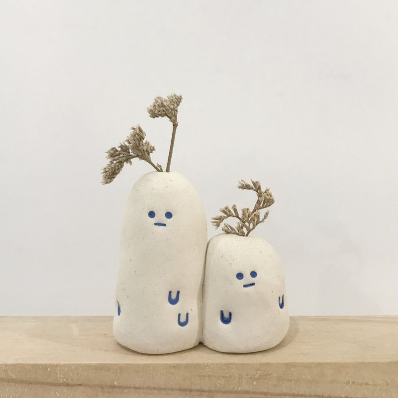 BUGS | 迷你花器 | 桌上风景 | 香薰油扩香石 | 陶土摆饰 - 花瓶/陶器 - 陶 白色