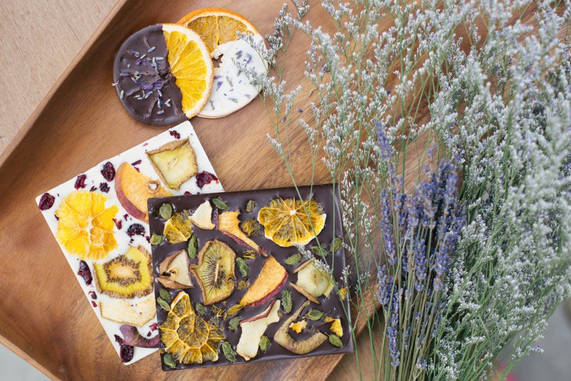 浪漫童话-有你有我的罗曼蒂克 黑白果干巧克力砖组合 - 巧克力 - 新鲜食材 紫色