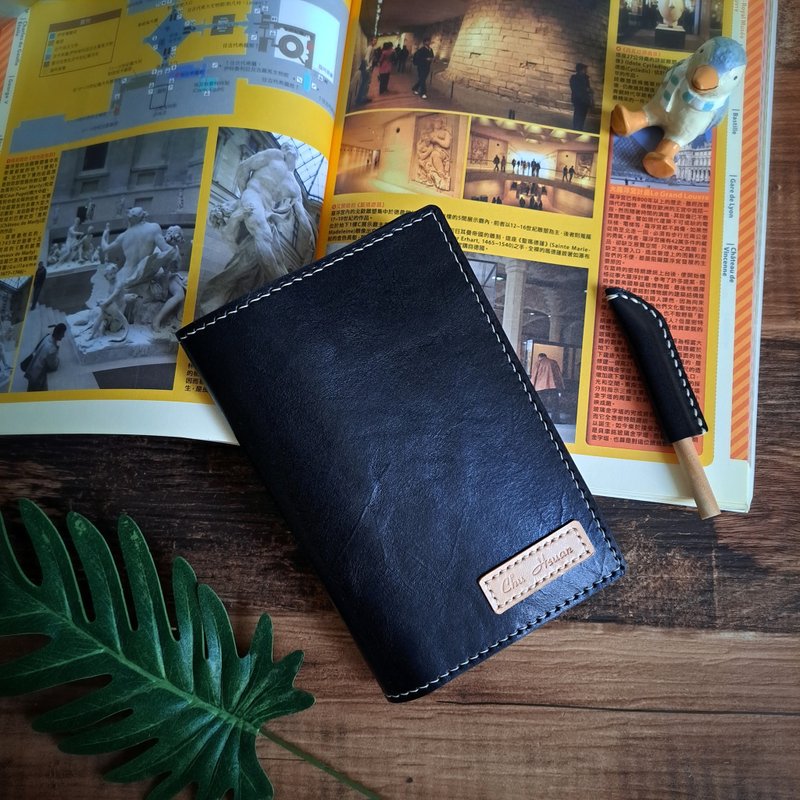 【免费刻字】黑色植鞣皮革/护照套 含笔套【圣诞礼物】 - 护照夹/护照套 - 真皮 
