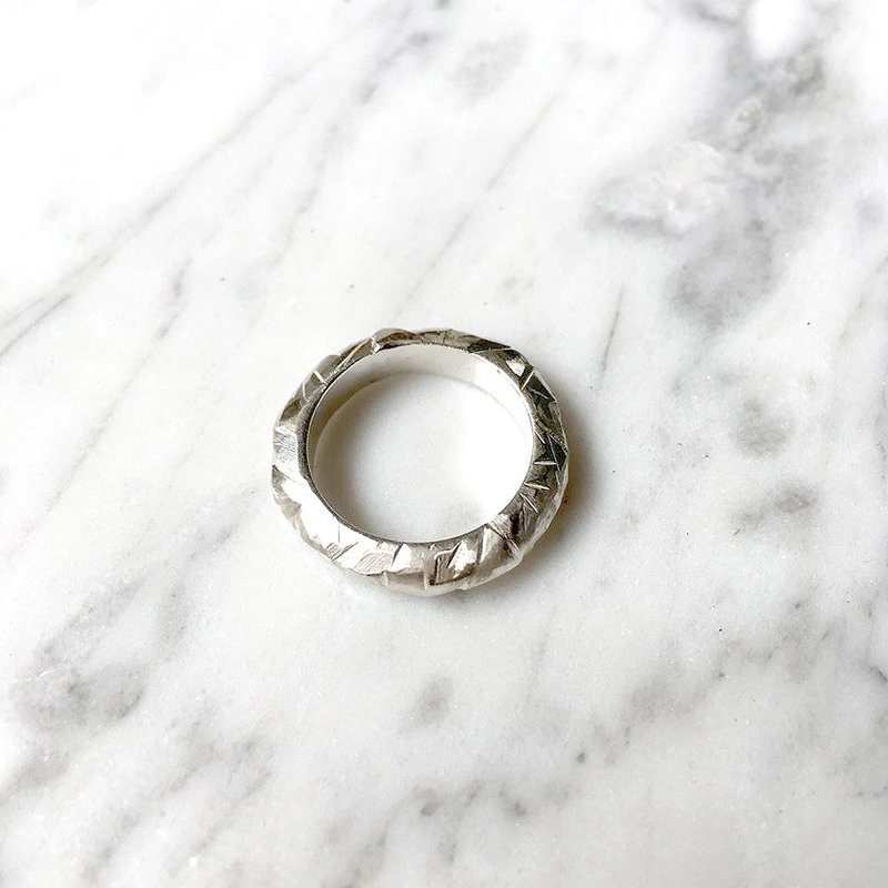 个性不规则刀痕 925银 戒指 - 戒指 - 银 银色