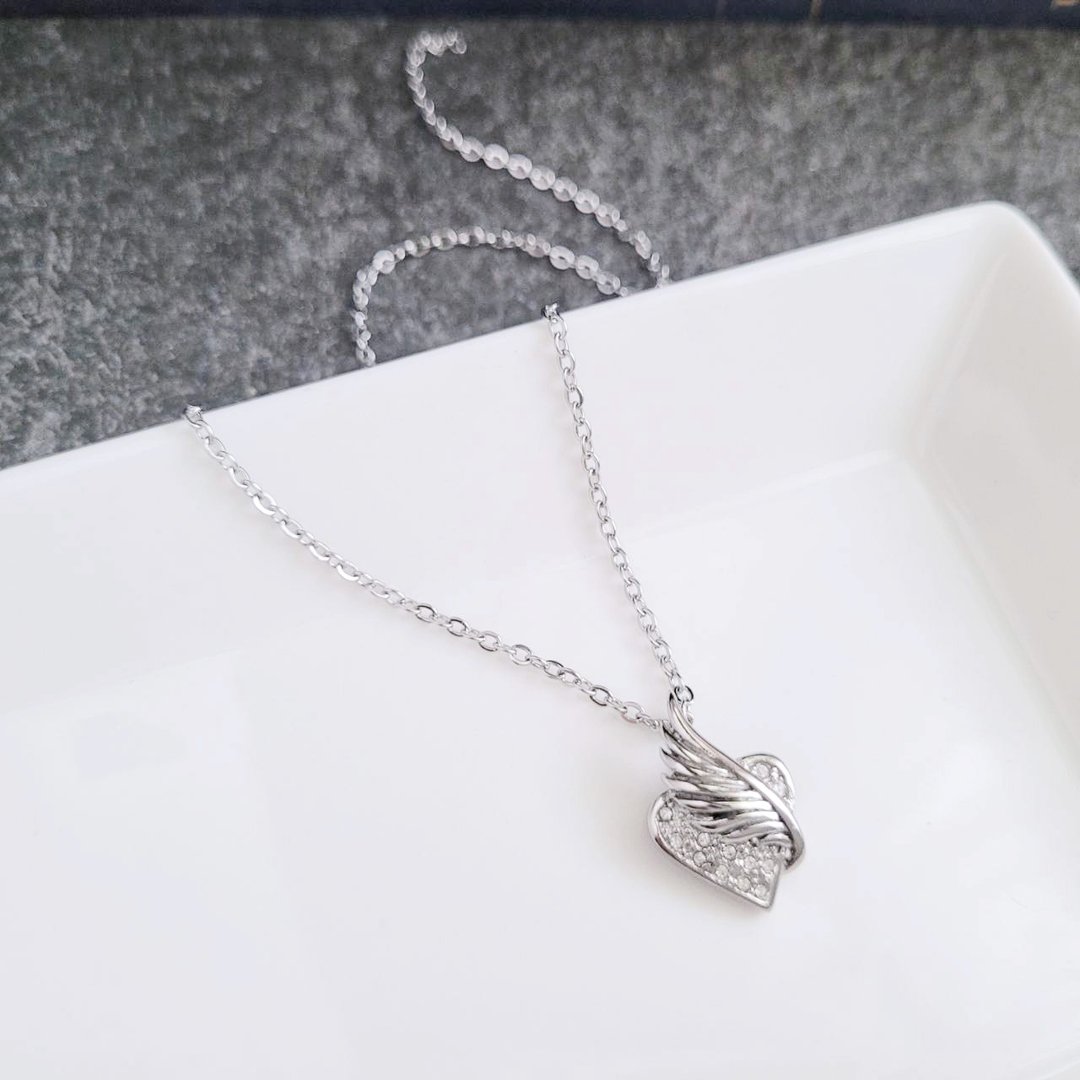 【绝版出清品】爱飞翔。甜蜜心形造型白钢坠链 - 项链 - 不锈钢 银色