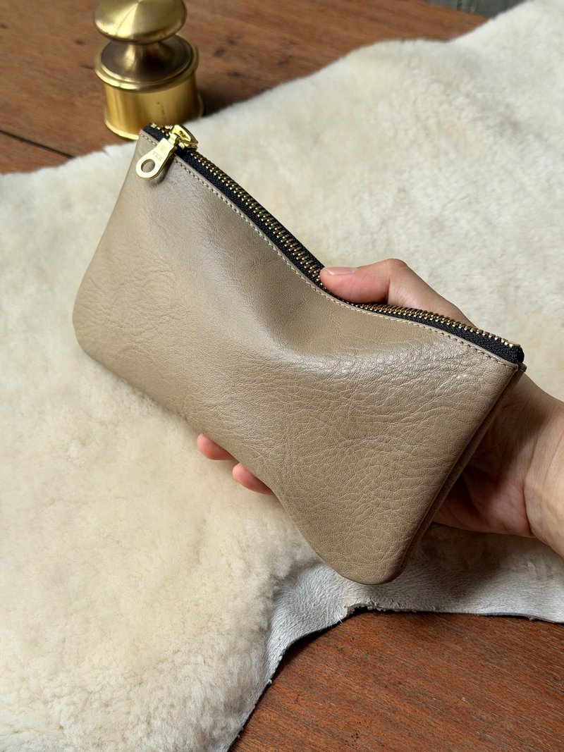 大容量钞票包 卡其灰 I 铅笔袋 收纳包 出国外币收纳 - 皮夹/钱包 - 真皮 卡其色