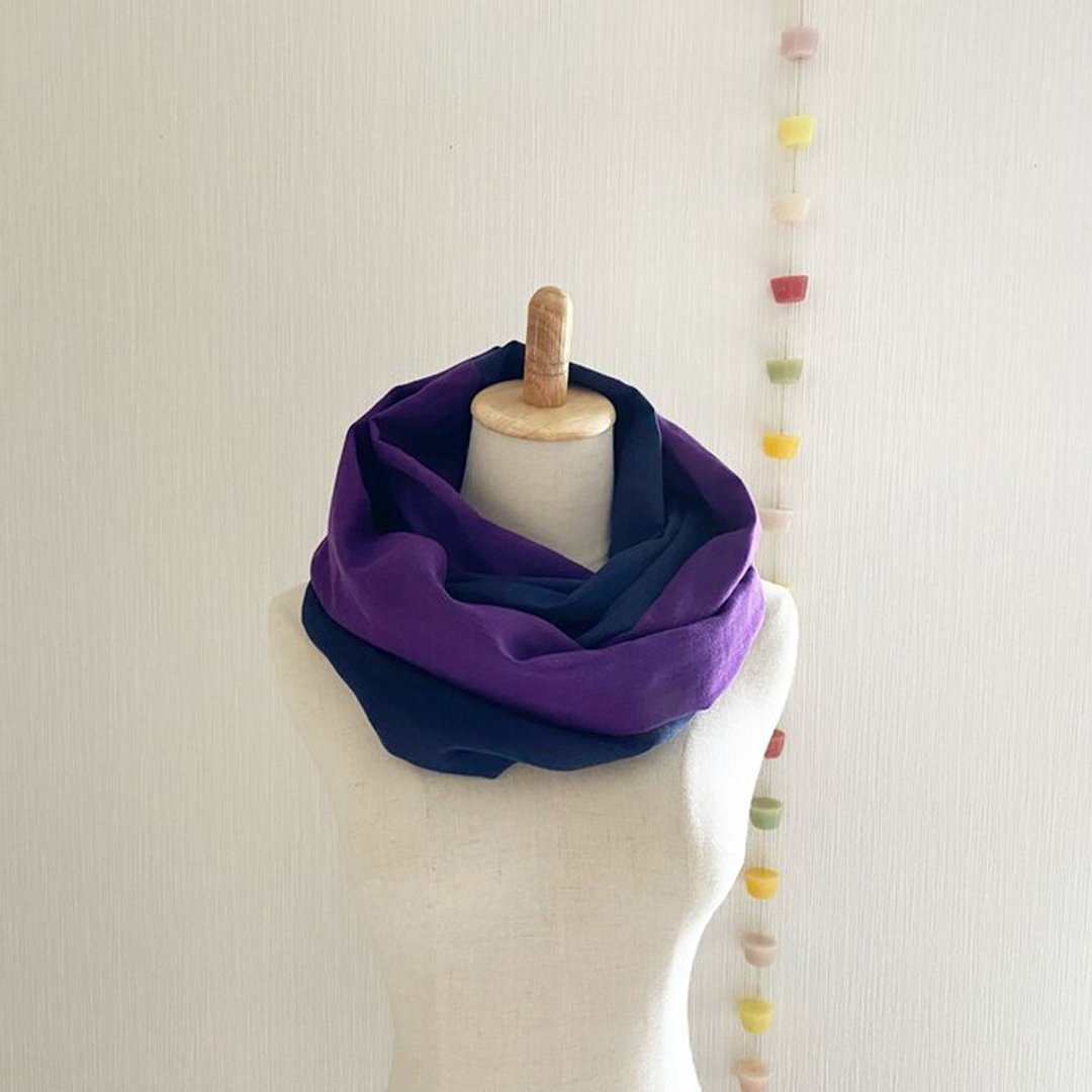 Made in Japan The soft and dreamy long snood of high-quality double gauze Stall Bicolor Navy Blue Purple - 围巾/披肩 - 棉 紫色