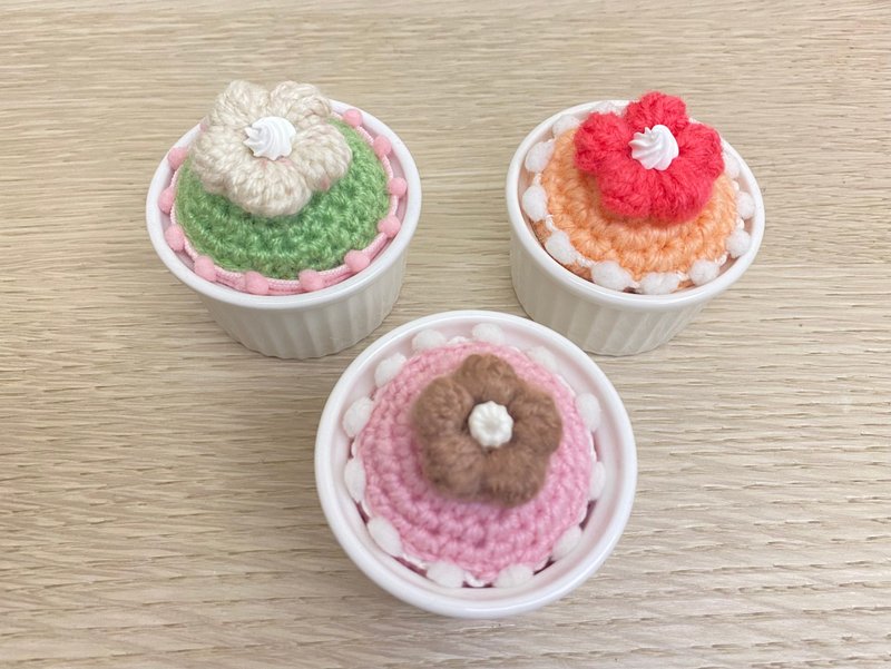 甜点奶酪造型别针 针织手作 /附烤皿 - 徽章/别针 - 其他材质 多色