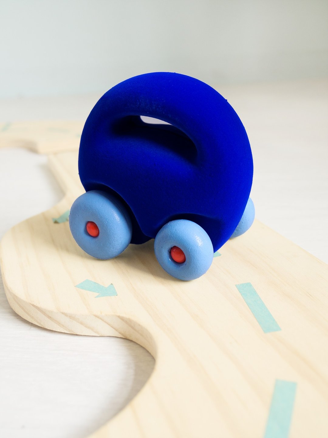 美国 Rubbabu 纯天然乳胶 马斯可车 - - The Mascot Car Grab'em (蓝色) - - 可生物分解 婴幼儿 绿色玩具 - 玩具/玩偶 - 其他材质 蓝色