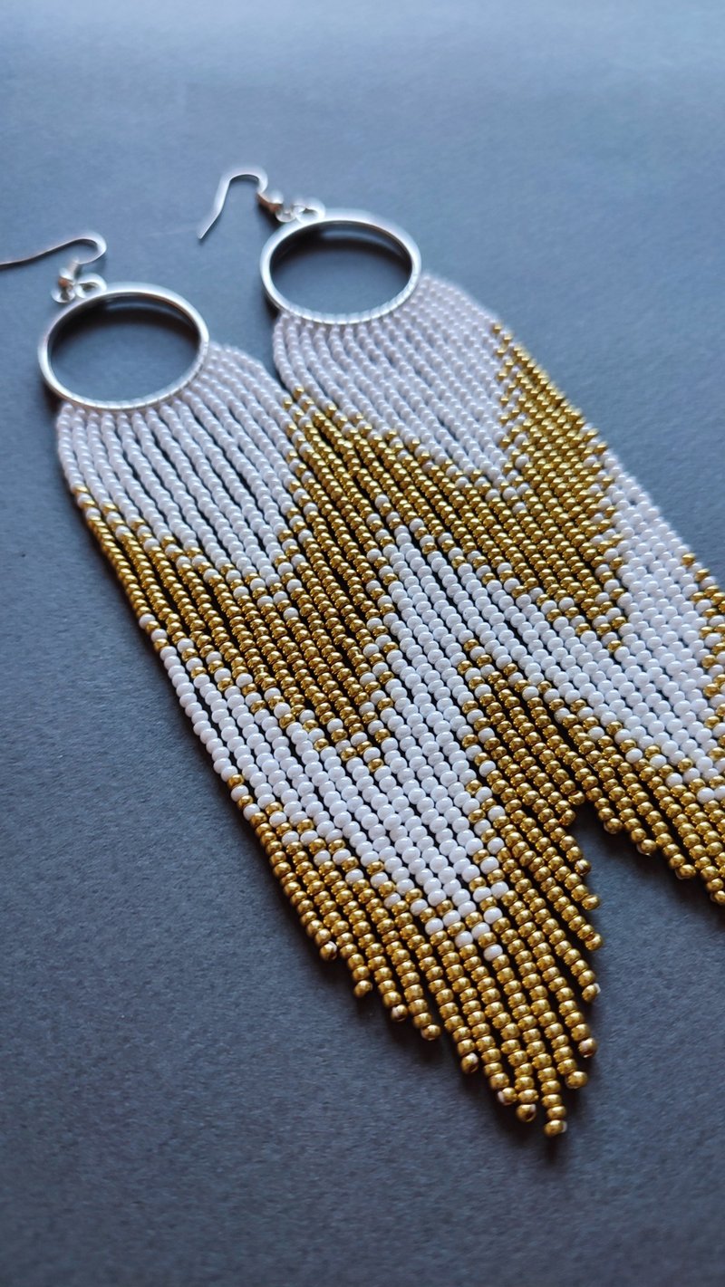 长款手工制作白金珠耳环闪亮吊坠耳环女士尺寸 3*18cm - 耳环/耳夹 - 玻璃 金色