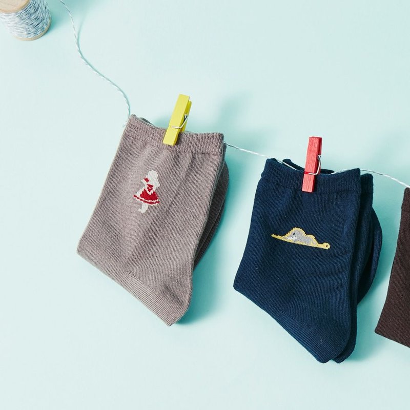 绝版出清-爱丽丝小孩童袜-梦游仙境,7321-85062 - 袜子 - 纸 卡其色