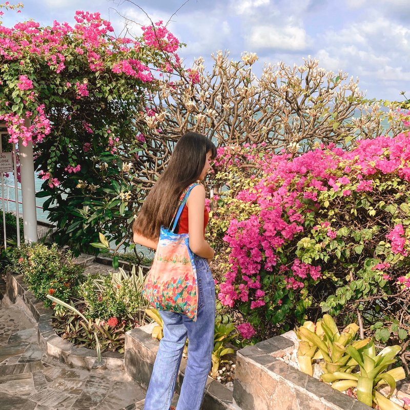 Tote bag - Dancing Flower - 手提包/手提袋 - 其他人造纤维 红色