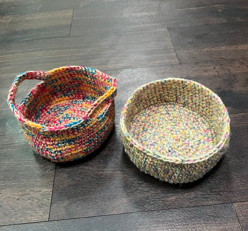 手工 彩色麻线盒 容器型 圆形瓮 手工编织、钩针 饰品盒 - 收纳用品 - 棉．麻 