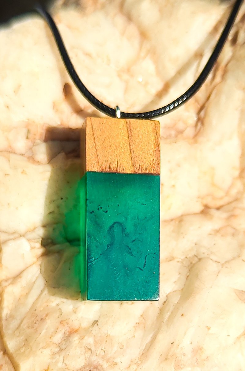 翠玉明珠耳环坠饰套组 - 项链 - 木头 绿色