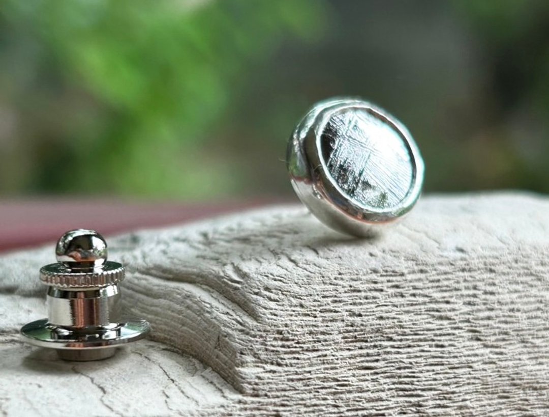 穆奥尼奥纳尔斯塔陨石（Muonionalusta meteorite）银制领带夹・别针◇Silver Tie Tac - 胸针 - 其他金属 银色