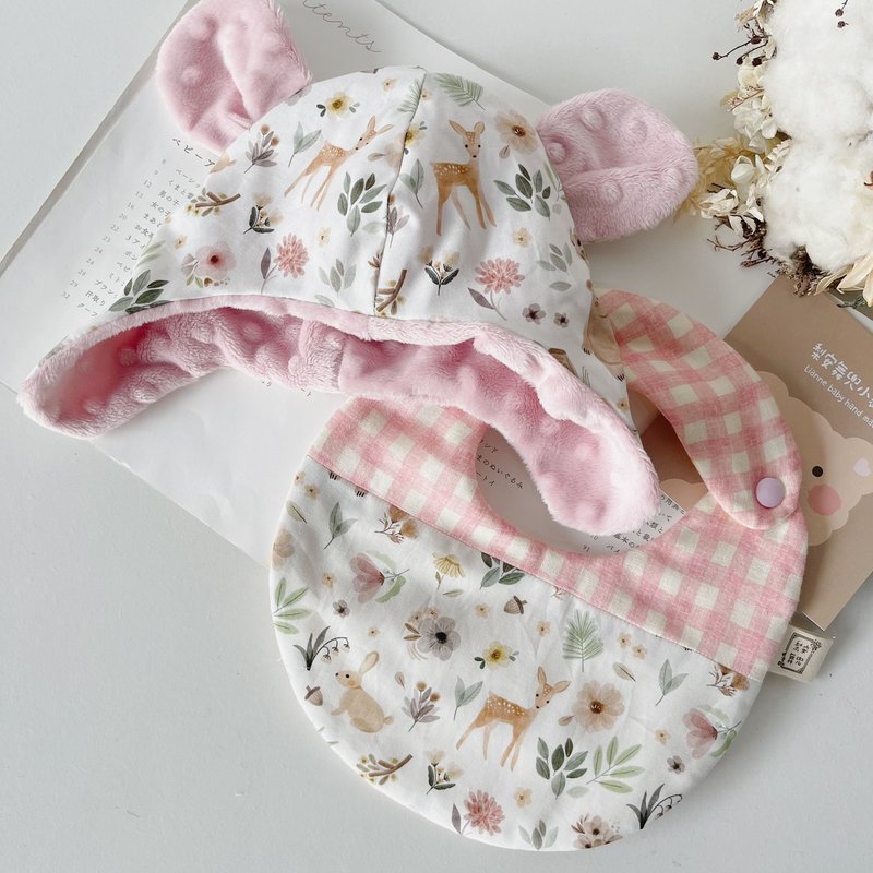 粉森林梅花鹿 弥月礼盒两件组 手工宝宝遮耳帽+六层纱围兜 - 满月礼盒 - 棉．麻 