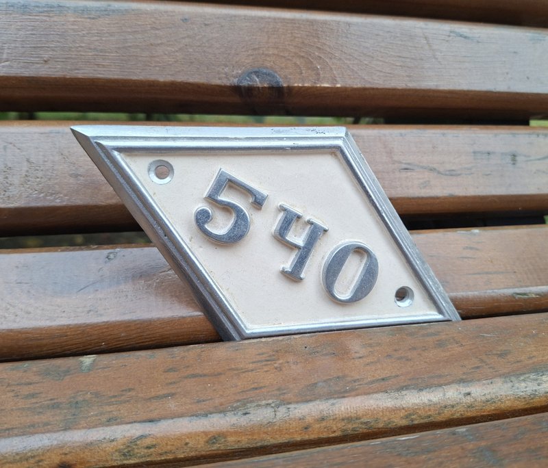 房屋门牌号码 540 公寓菱形地址标志 复古风格 - 门帘/门牌 - 铝合金 