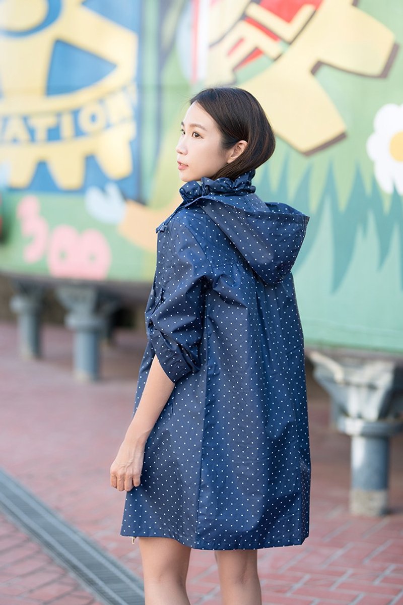 Unni復古主義防水风衣 雨衣  raincoat  雨风衣 防风 防拨水 遮曬 - 女装休闲/机能外套 - 防水材质 蓝色