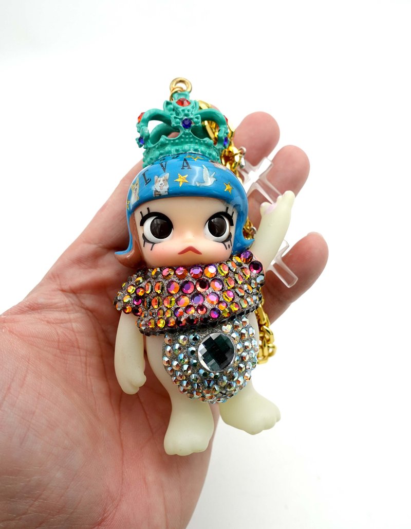 TIMBEE LO手工改装MOLLY娃娃缀施华洛水晶手袋装饰挂包包项链手链 - 吊饰 - 塑料 多色