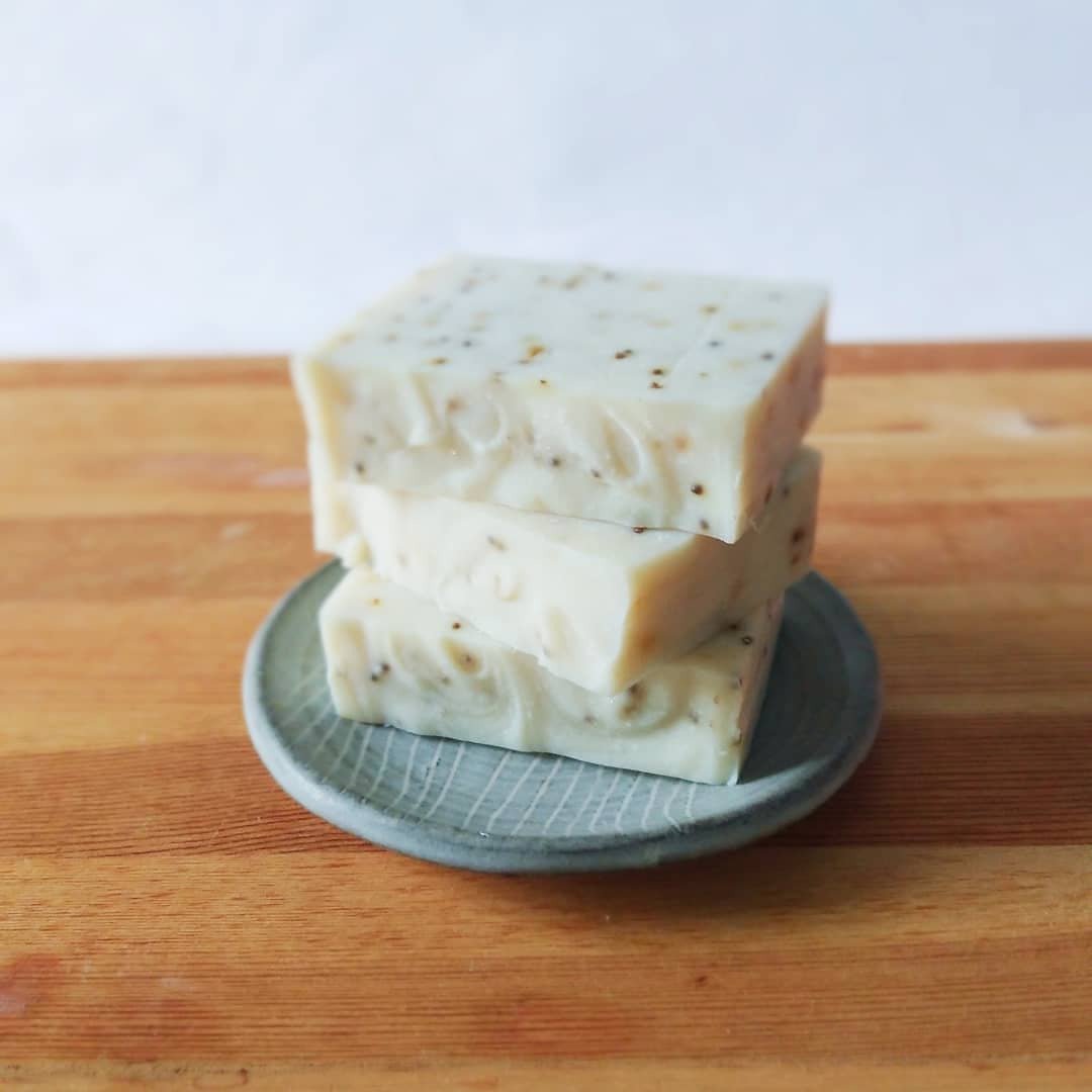 FLOWER OF SALT AND PERILLA SEED SOAP - 肥皂/手工皂 - 精油 白色