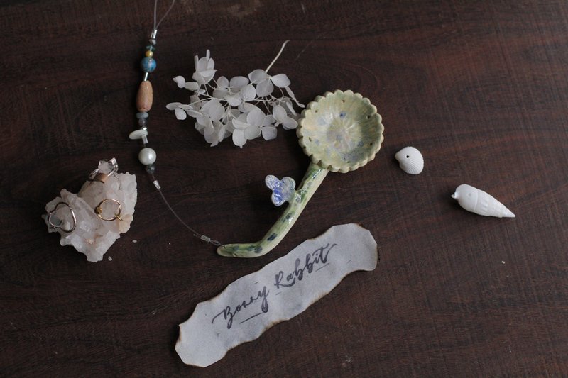 纯手工捏制陶瓷小花吊饰/烛台/茶包盘13 - 蜡烛/烛台 - 陶 蓝色