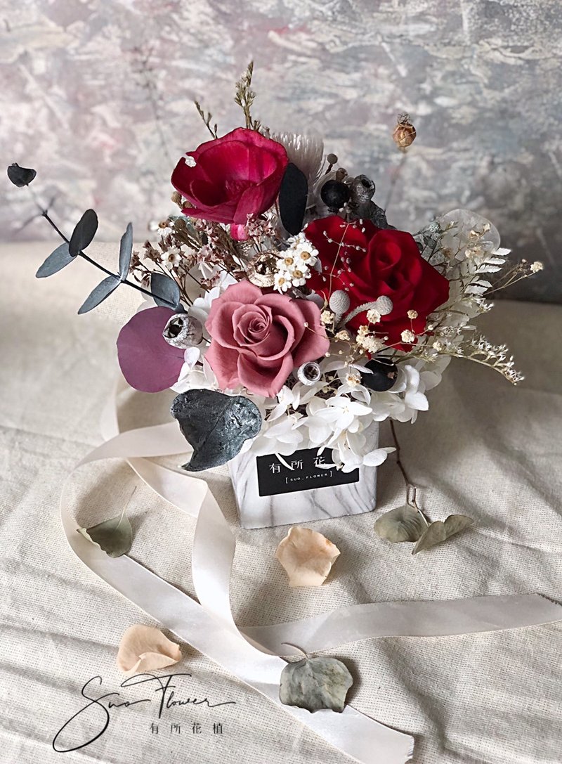 不凋花大理石桌花/宅配限双北地区,跨县市需自取 - 干燥花/捧花 - 其他材质 