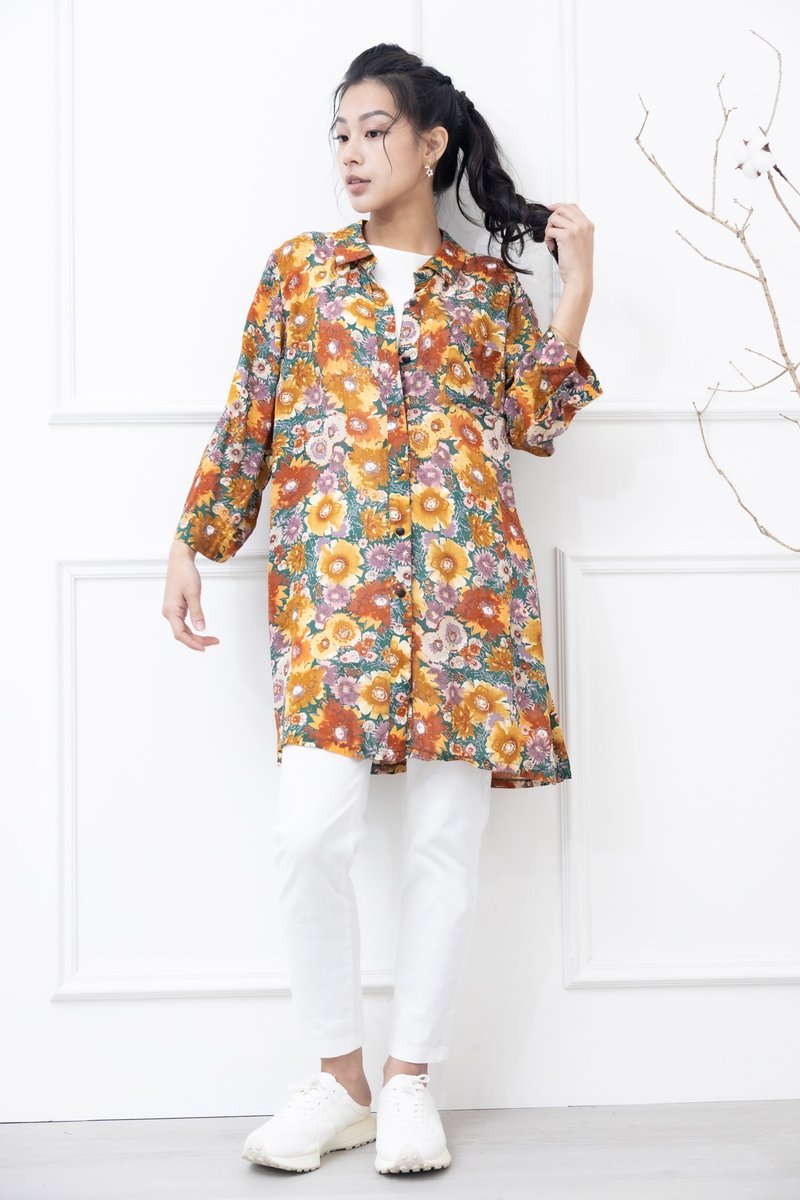 黄橘大花满版印花图样长版上衣 深绿色 - 女装 T 恤 - 其他材质 绿色